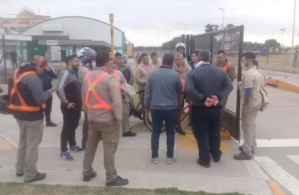 STIA Arroyito manifestó frente a la empresa Dulcor