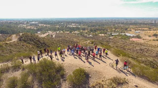 Convocan a integrar la comunidad del Parque de Montaña