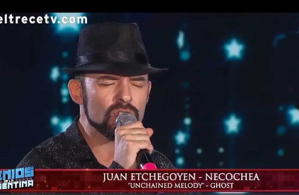 Juan Etchegoyen - Cantante local
