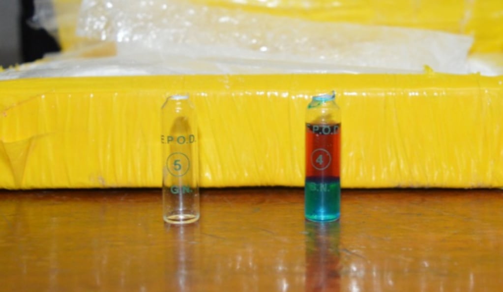 La prueba de campo Narcotest permite constatar y confirmar la presencia de cocaína en muestras de sustancias sospechosas.