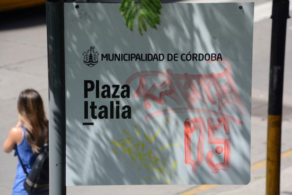 Plazas y espacios públicos fueron dañados y la Municipalidad pide a los vecinos cuidar estos espacios.