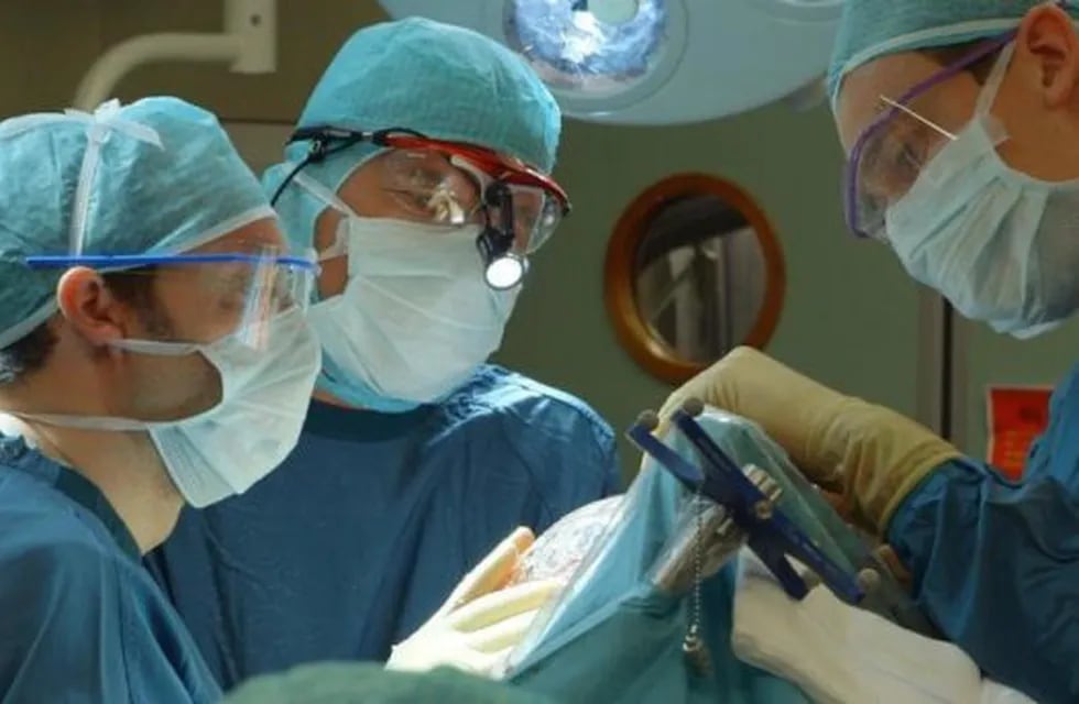 Médicos de Salta implementaron una cirugía innovadora para tratar el aneurisma (imagen ilustrativa)