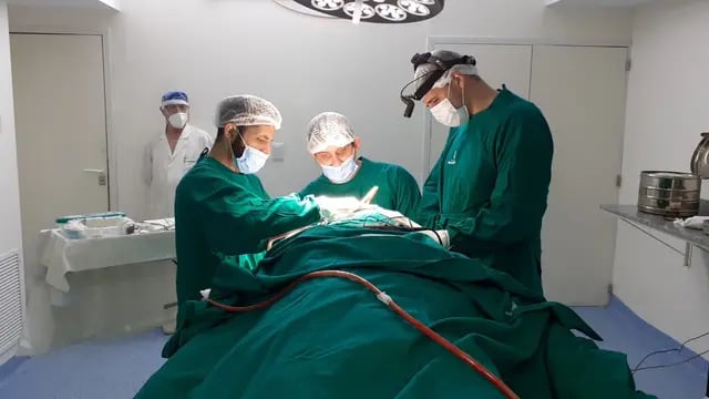 Primera operacion de cerebro en Arroyito - Clinica Regional