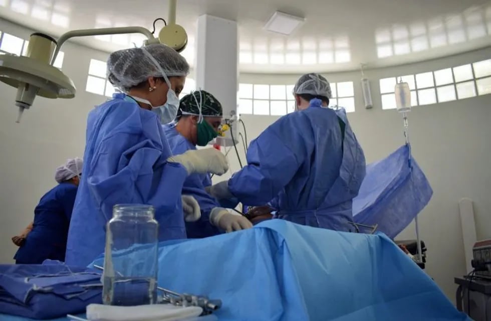 Pacientes humahuaqueñas fueron operadas en el quirófano del hospital Belgrano.