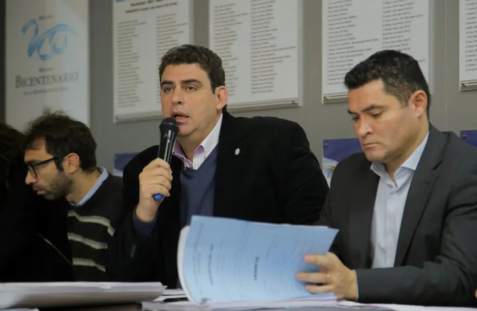 El Gobierno de Mendoza explicó a diputados los alcances de los cuatro proyectos que quiere dejar encaminados - Kerchner