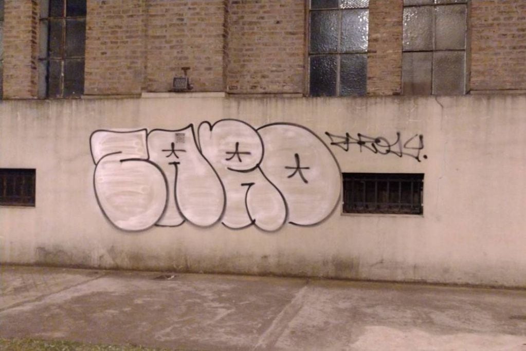 Dos jóvenes detenidos por hacer graffitties