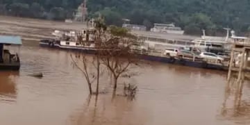 Puerto Iguazú: habilitaron el servicio de balsa tras 20 días de suspensión por la crecida del río Iguazú