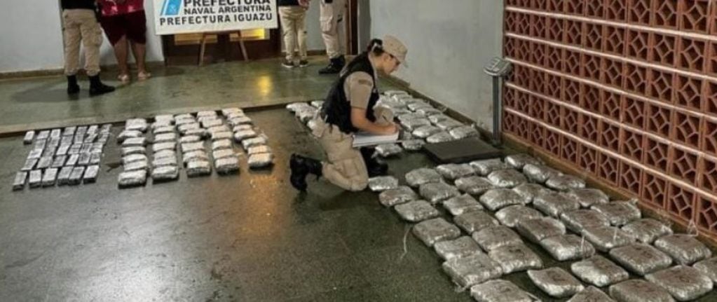 Incautan contrabando de marihuana en Puerto Iguazú.