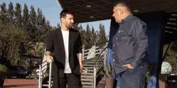 Messi y Tapia en Ezeiza