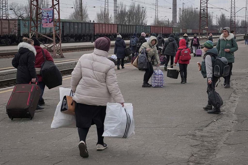 Cientos de miles de ucranianos no han podido evacuar las ciudades atacadas y están a merced de los bombardeos rusos.