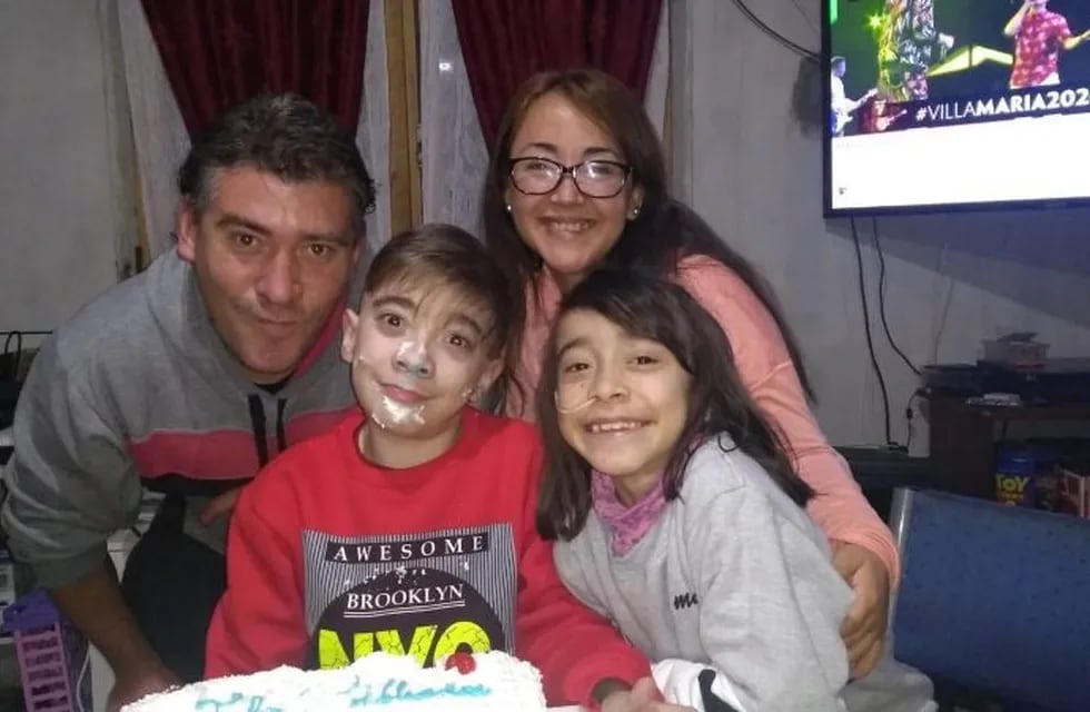 Mauricio Almonacid tiene fibrosis quística, la misma enfermedad que acabó con la vida de su hermana.