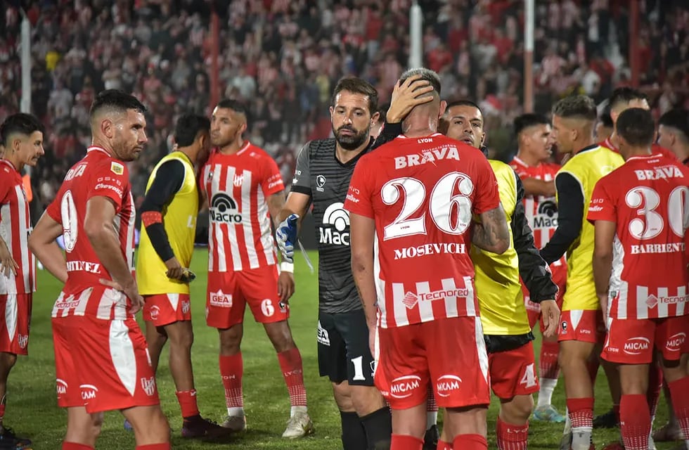 Fútbol Instituto empató 1 a 1 con Banfield en Alta Córdoba ( Ramiro Pereyra / La Voz) 