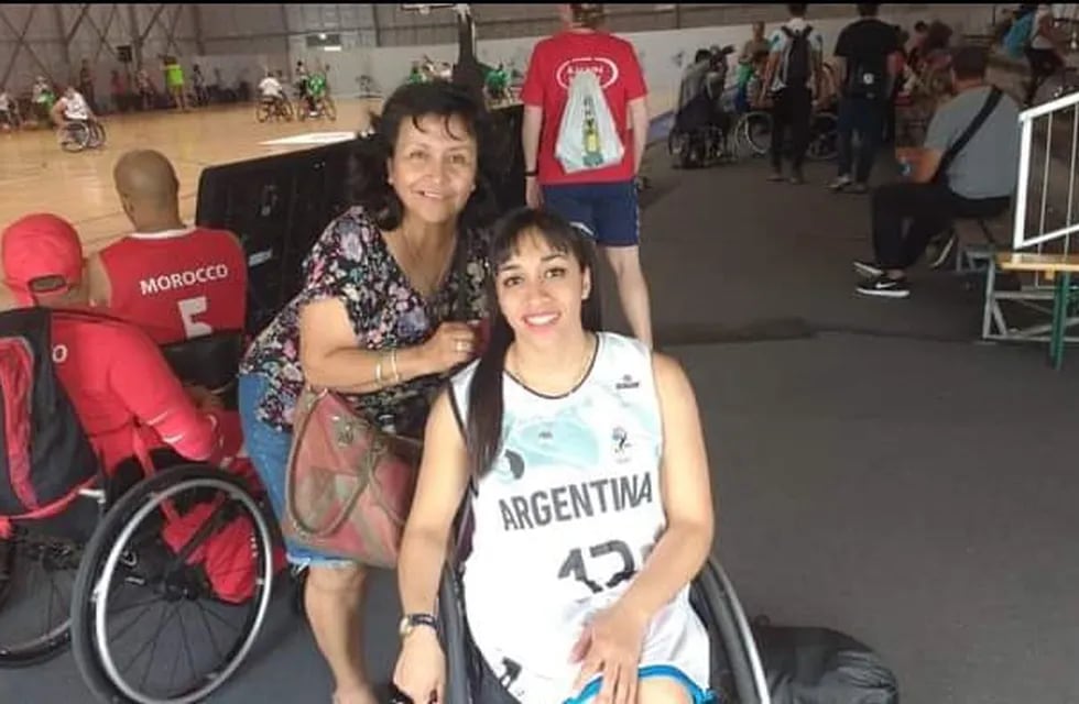 Mariana Pérez y Gloria, su mamá. Baluarte fundamental en la vida y en la carrera deportiva de la basquetbolista