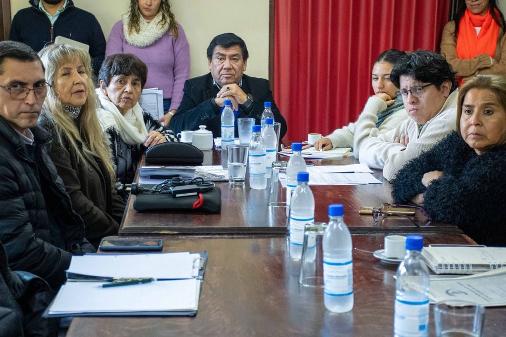 Integrantes de los diferentes bloques legislativos del Concejo Deliberante intercambiaron aportes con las funcionarias provinciales y del municipio en torno al concepto de modernización del Estado.