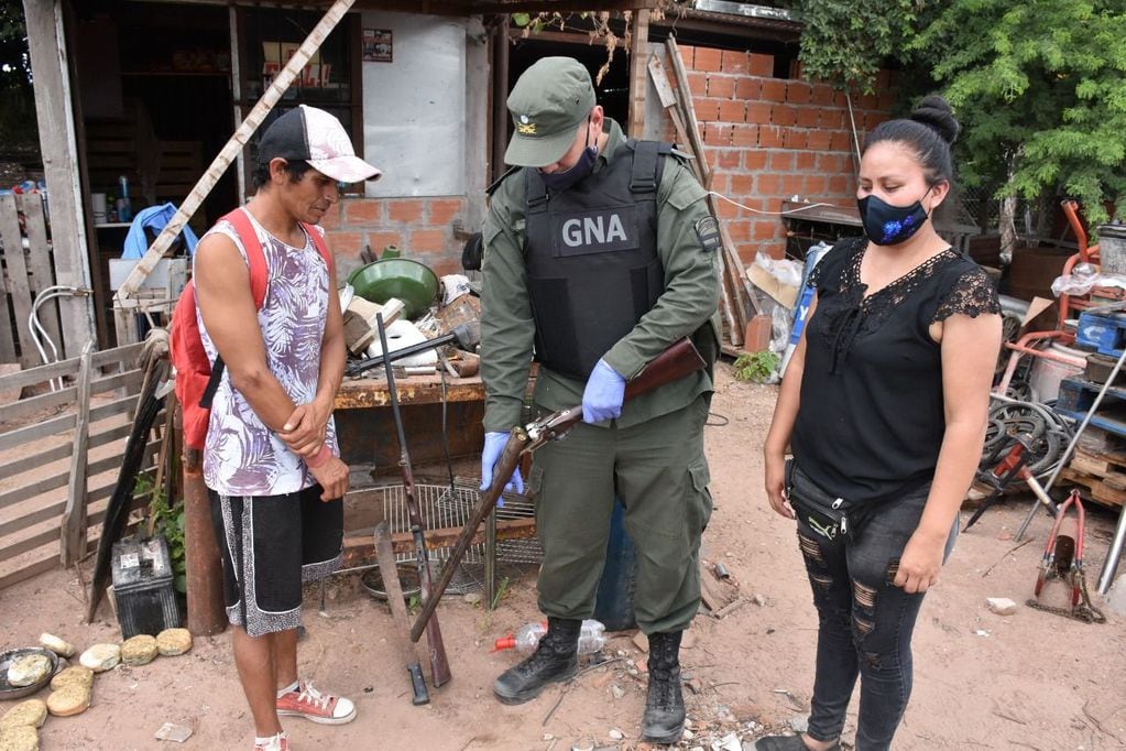 La banda traficaba aceite a Bolivia con una manguera a través de la frontera