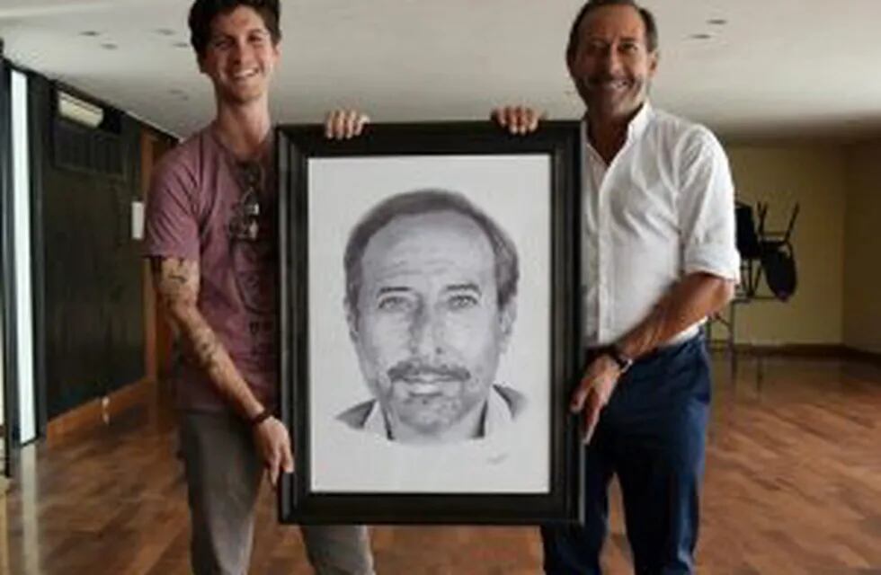 Franco logró entregarle el retrato a Francella.