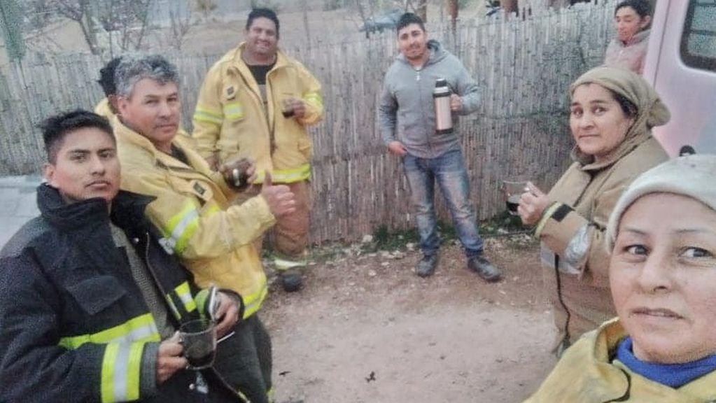 Bomberos de San Carlos no dan a basto para combatir los incendios intencionales en la zona.