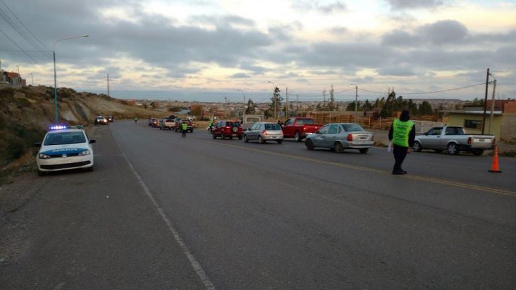 Policía junto a Gendarmería llevaron adelante controles vehiculares