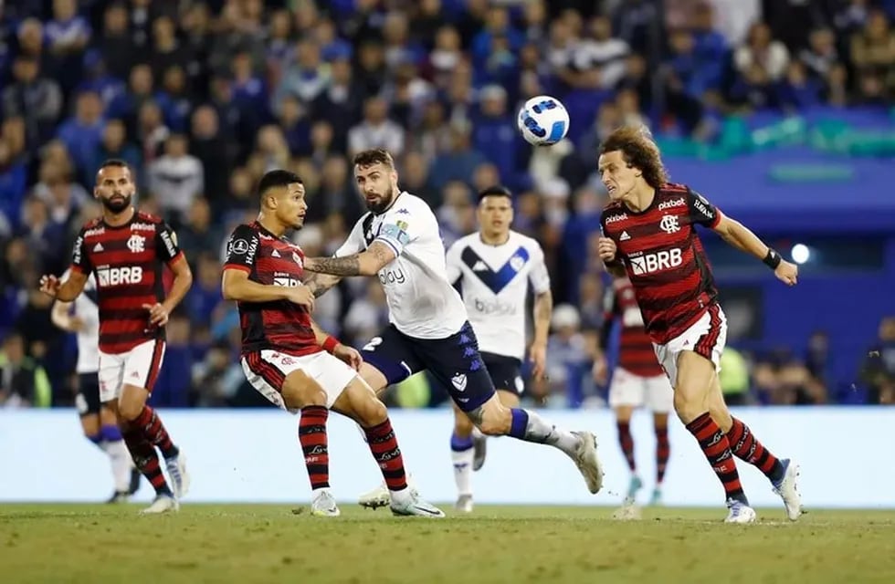 Vélez está perdiendo con Flamengo. Foto: REUTERS/Agustín Marcarian.