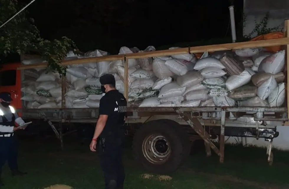 Contrabando en la frontera: retuvieron un camión con soja en El Soberbio