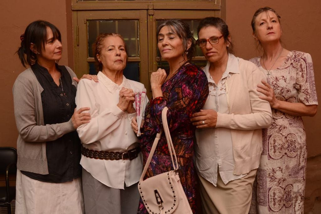 Grupo de Teatro Las Fulanas se presentan en Arroyito