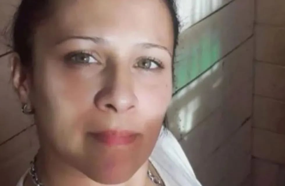 Érica Vanesa Olguín quedó internada en grave estado y denuncian que su expareja la prendió fuego en Villa Goberndor Gálvez. (FB / Barrios de Pie Santa Fe)