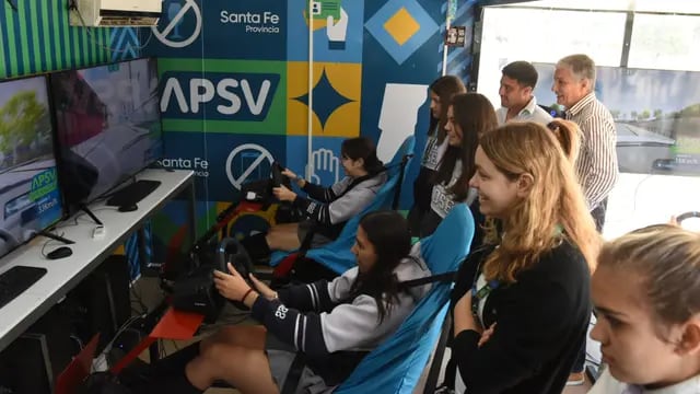 Estudiantes usaron el videojuego que simula las condiciones de un estado de ebriedad al momento de conducir