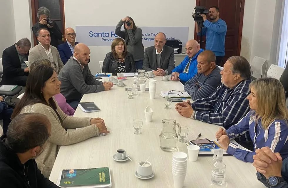 La ministra de Educación, Adriana Cantero, encabezó el encuentro en la capital provincial.