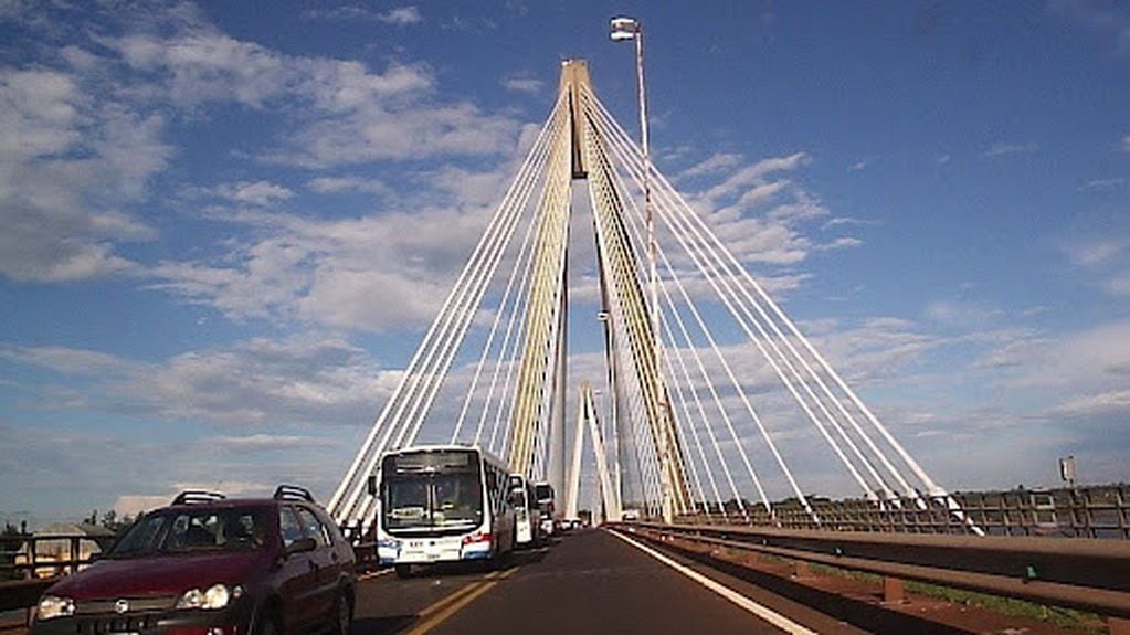 Posadas solicitará que el Puente Internacional San Roque González de Santa Cruz sea habilitado con fines turísticos y familiares.