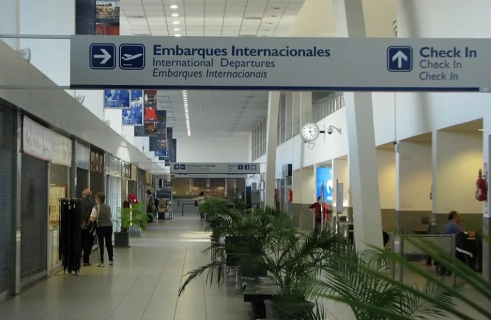 El aeropuerto de Rosario bajó las tasas para vuelos internacionales. (Archivo)