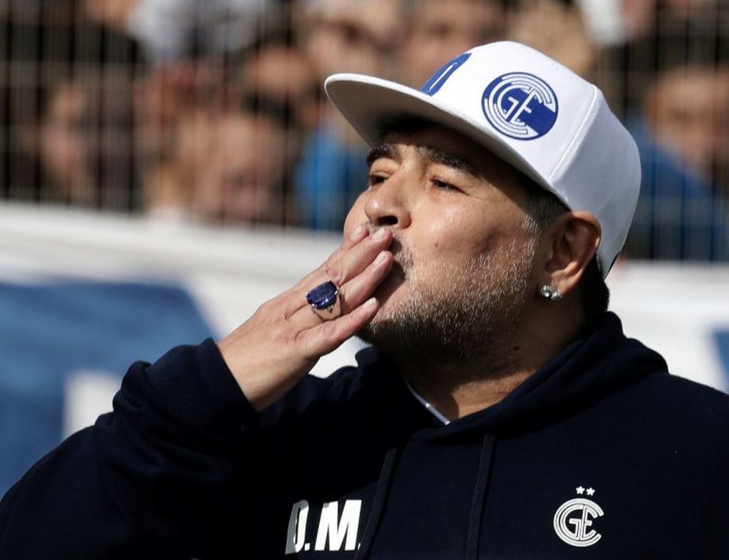 Diego Maradona como nuevo técnico de Gimnasia y Esgrima La Plata (Foto: AFP).