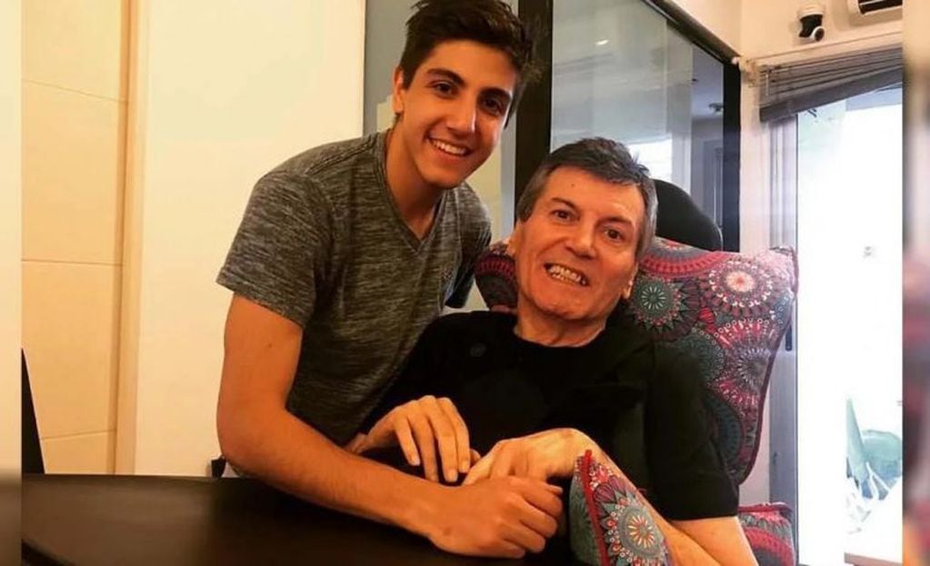 Carlín Calvo junto a su hijo Facundo (Instagram)