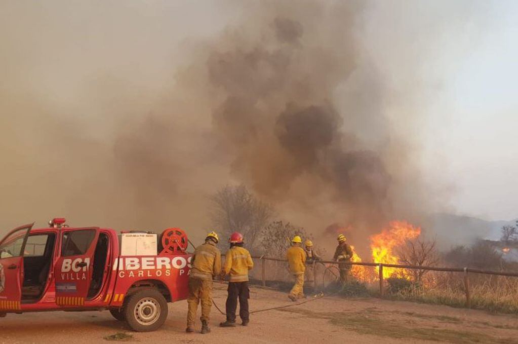 Continúa la lucha contra el fuego en diferentes sectores de la provincia de Córdoba. (Foto: Gobierno de Córdoba).