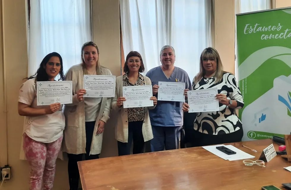 Profesionales de la Residencia del Centro de Salud de Tres Arroyos premiadas en el Congreso de Medicina General de la Provincia