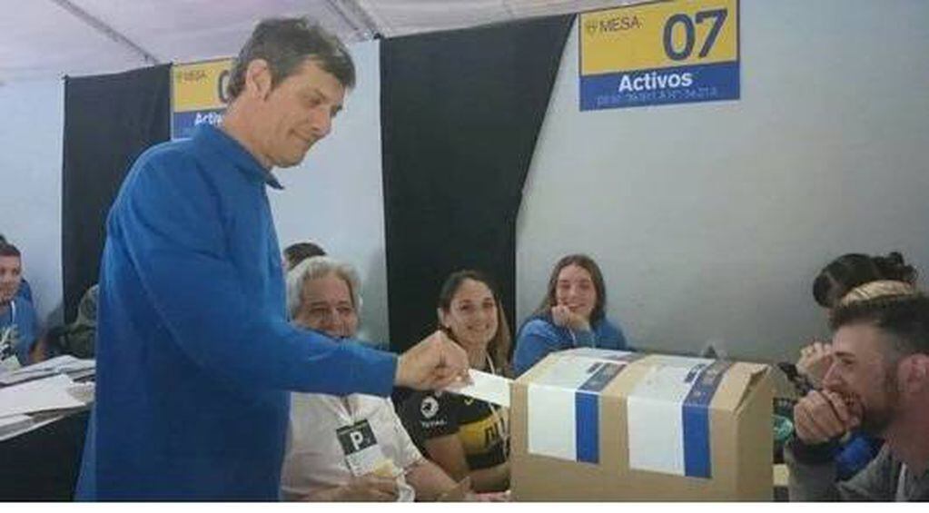 Pergolini votando en Boca