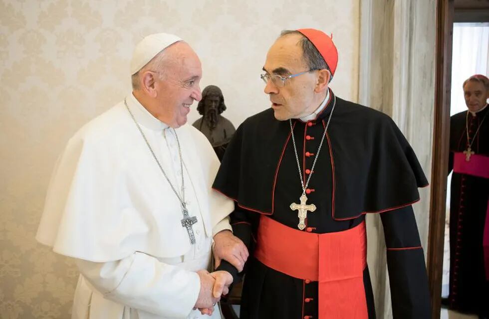 El Papa Francisco junto al Cardenal Philippe Barbarin, Arzobispo de Lyon, en el Vaticano