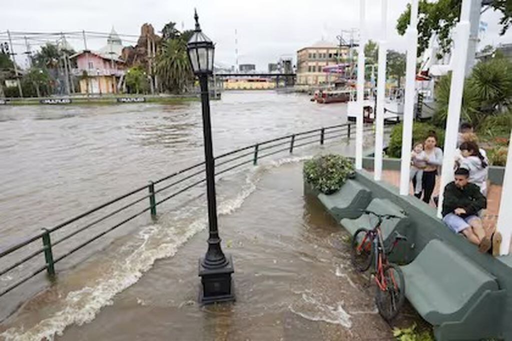 ige un alerta por la crecida del Río de La Plata este martes