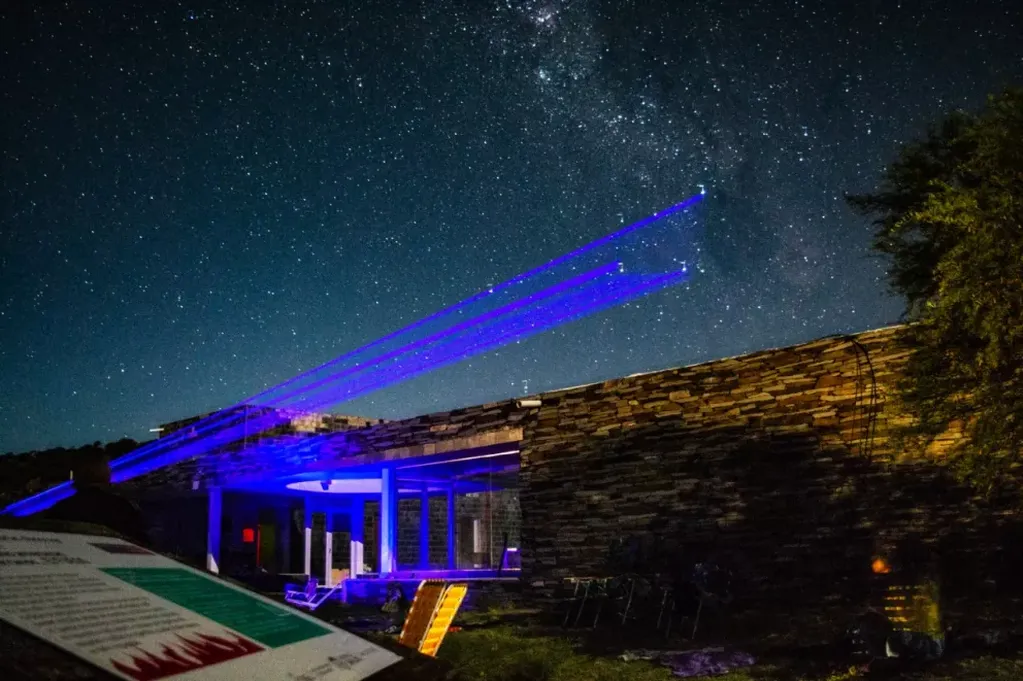 Astroturismo en el camping municipal de Los Molles en donde se pueden contemplar brillantes constelaciones