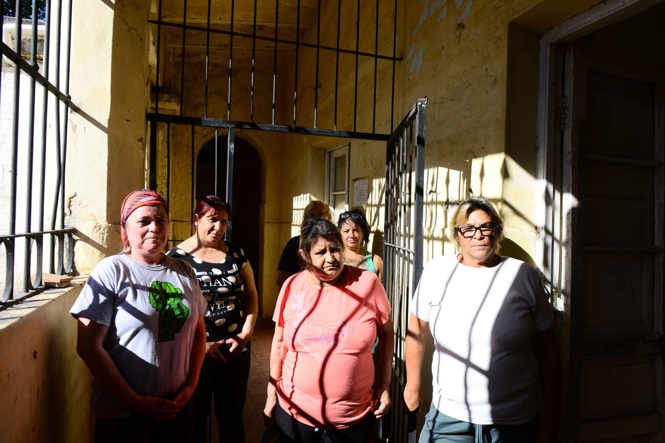 Robo y destrozos en el comedor de la escuela de barrio Maldonado.  (José Gabriel Hernández / La Voz)