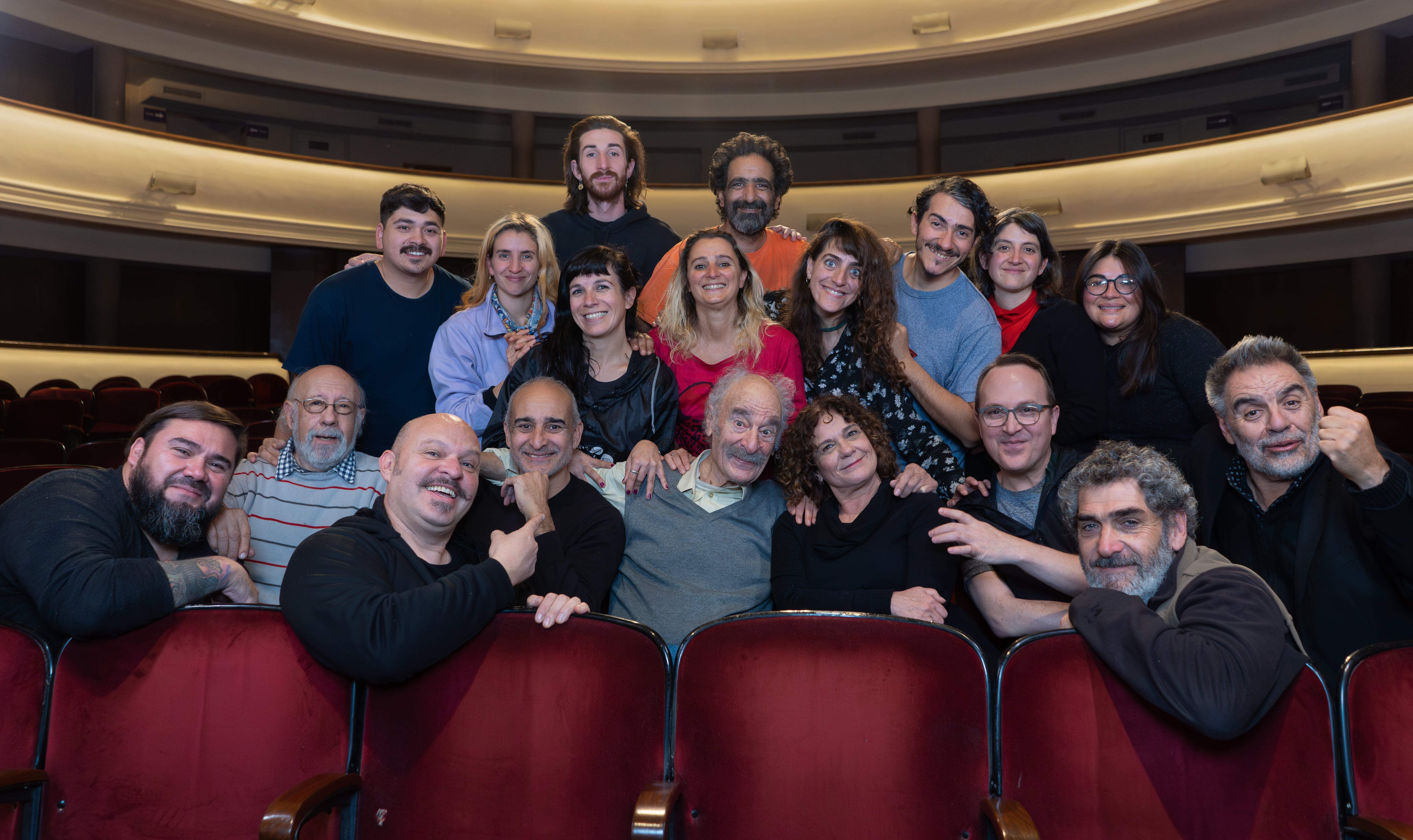 El flaco cumple 60 años haciendo teatro y lo celebra en el Independencia