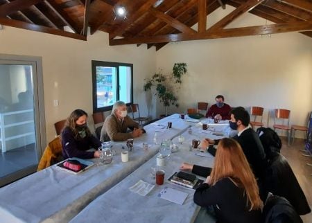 Aúnan criterios para la oferta de créditos al sector turístico y gastronómico en El Calafate.