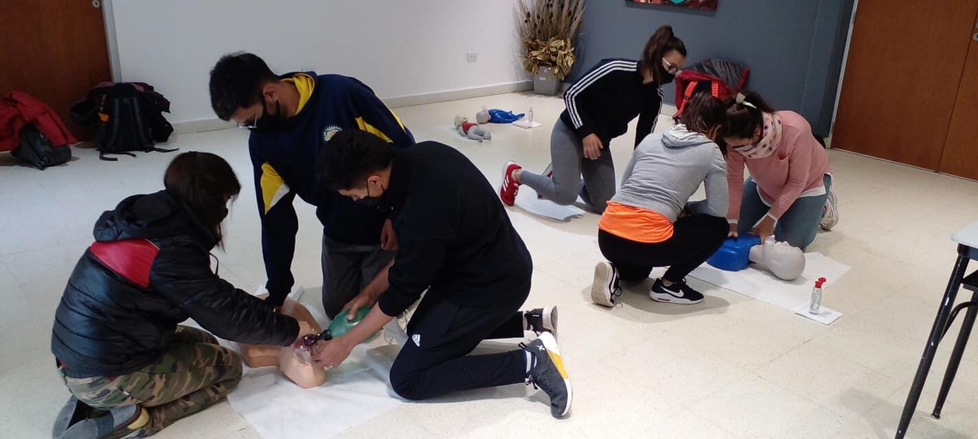 Se desarrolló la Jornada de Prevención de Accidentes en Natatorios "Taller Básico de Salvamento"