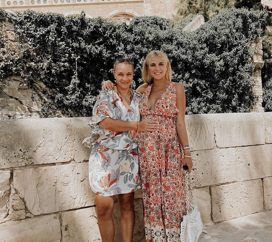 Ivana Icardi se sacó una foto junto a su madre Analía Rivero durante las últimas semanas de su primer embarazo.