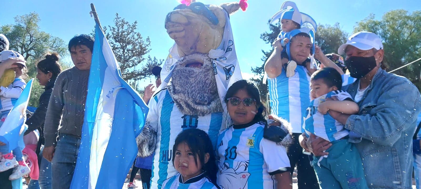 Los humahuaqueños festejan esta tarde la consagración del Seleccionado argentino de fútbol como nuevo campeón del mundo.