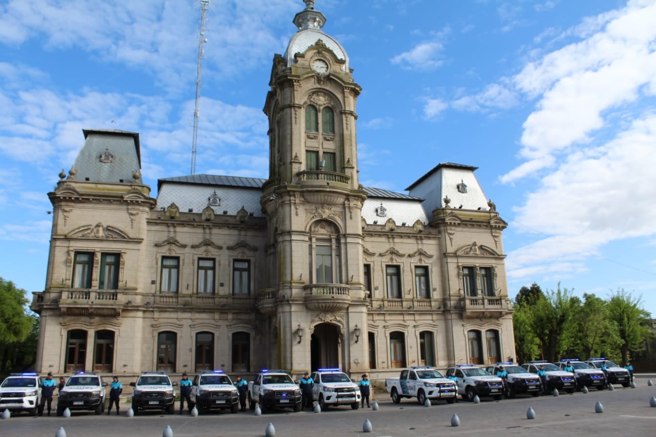 Sergio Berni estuvo en Tres Arroyos y entregó 12 nuevos patrulleros a la policía