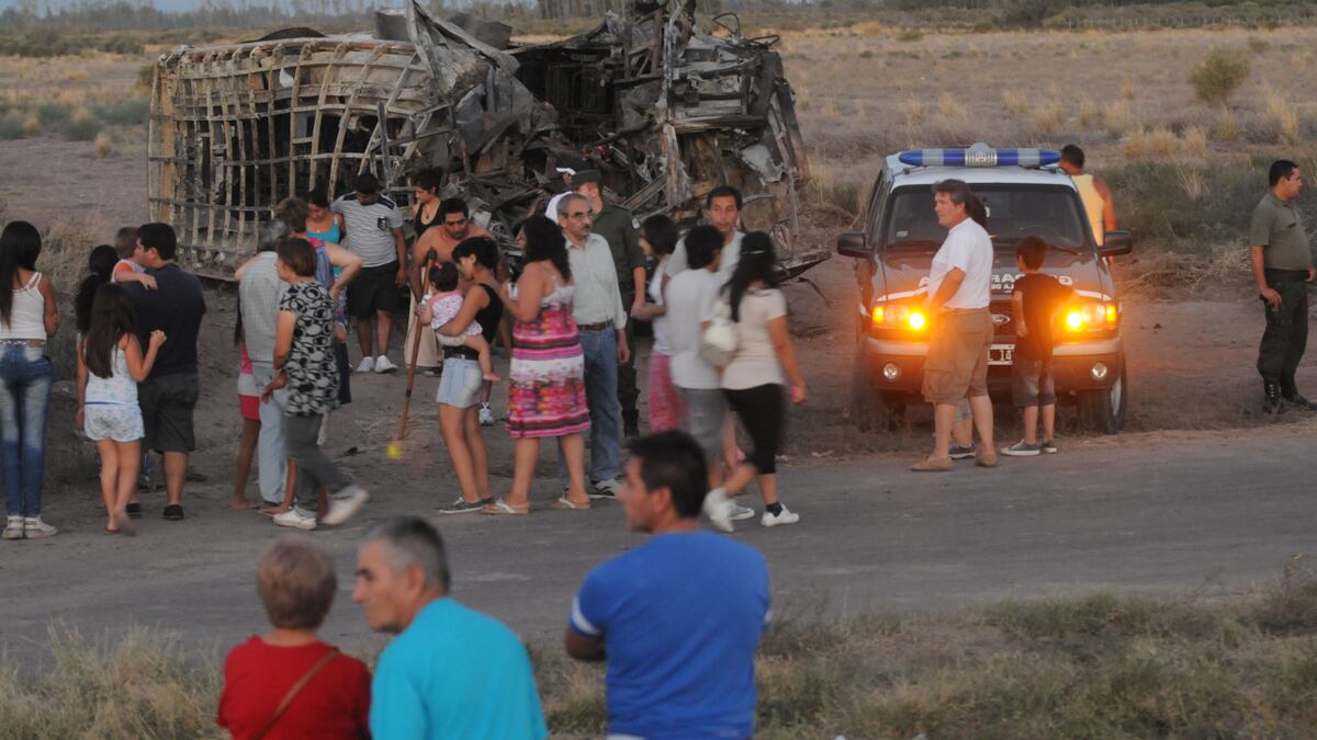 El recuerdo de la peor tragedia vial de Mendoza en el mismo lugar del accidente con hinchas de Boca