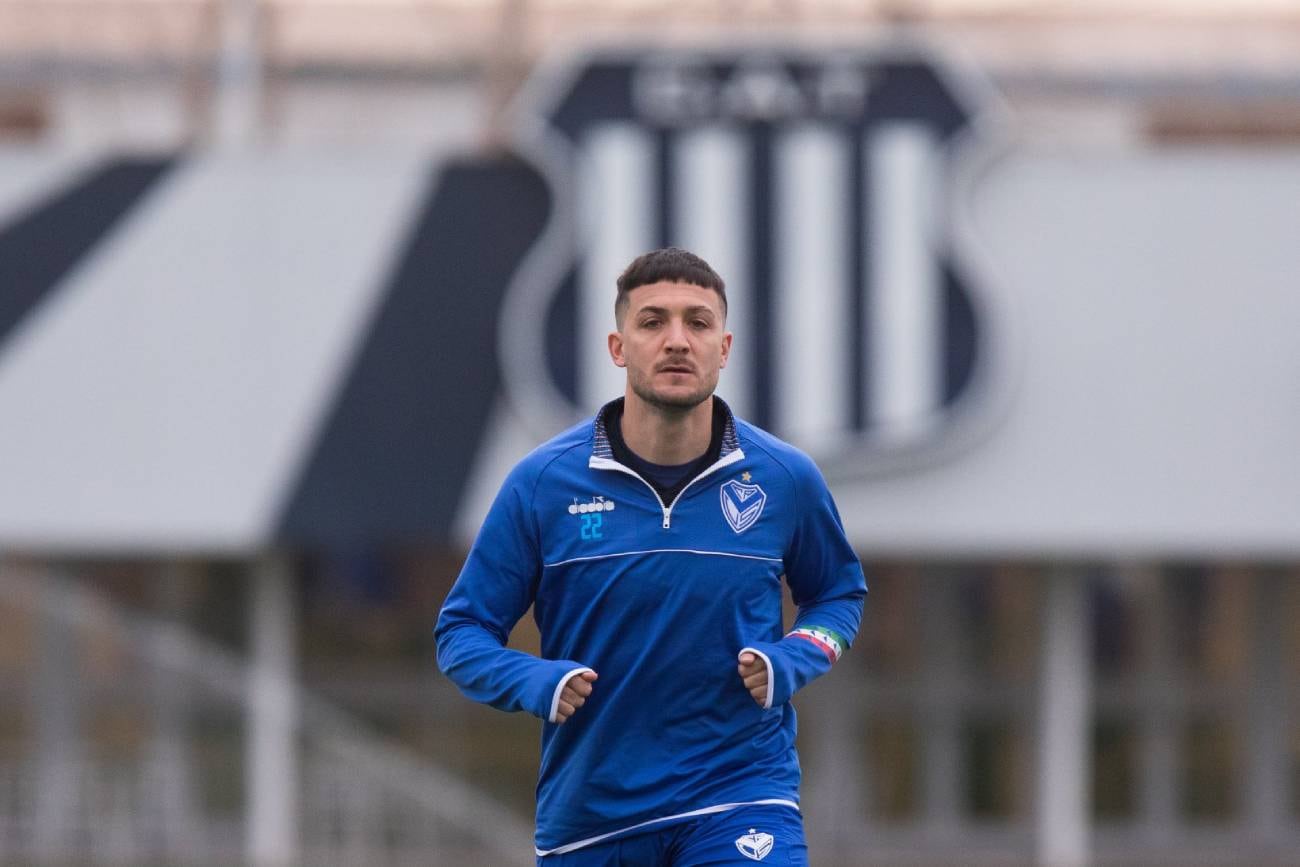 Francisco Pizzini en el CARD de Talleres com la camiseta de Vélez (Vélez)