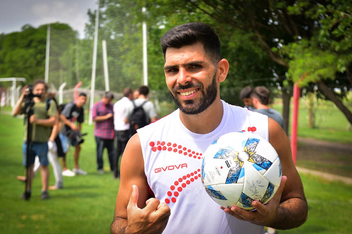 ¿Qué número llevará el Chino Romero en Instituto?, ¿Y Mainero?: los dorsales de la Gloria para la Copa