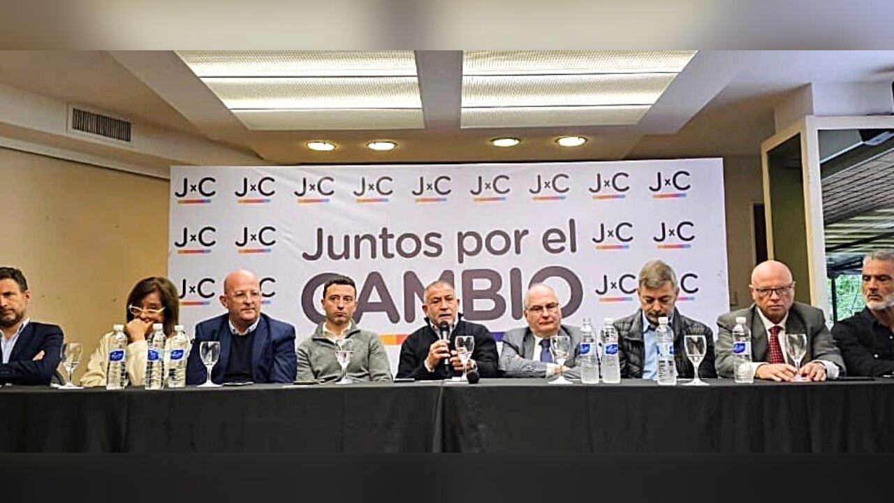 El cierre de listas de la Alianza Juntos por el Cambio abrió un misterioso episodio en Córdoba. 