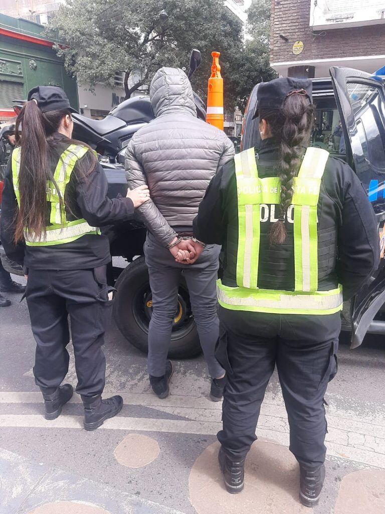 El hombre huía de un control vehicular